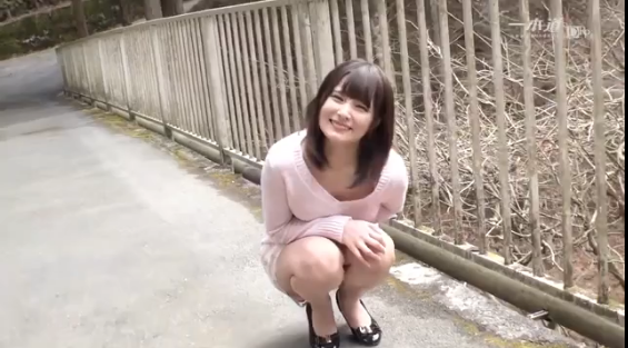 Em gái xinh cùng anh bạn trai đi du lịch